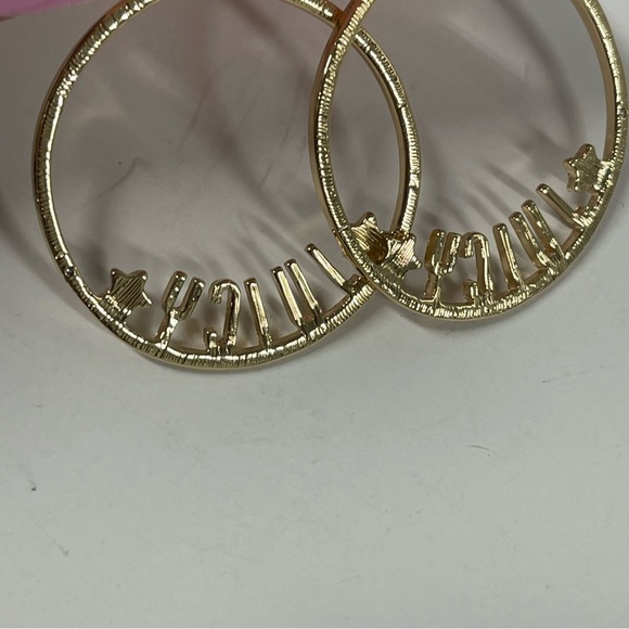 🌟JUICY COUTURE LARGE LOGO STAR HOOPS - Picture 4 of 8
